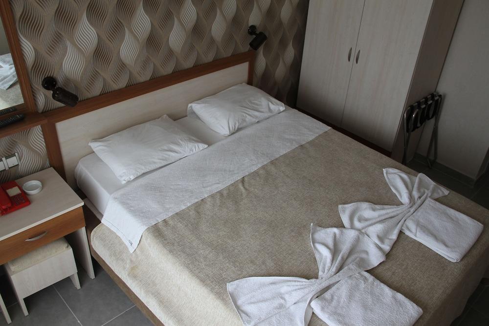 Hotel Saturn